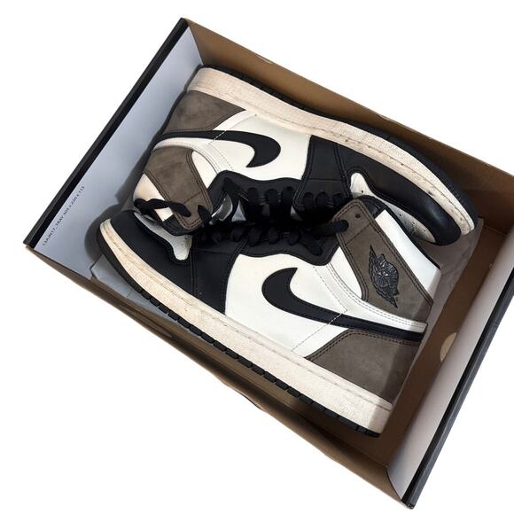 Men\'s Size 8/Womens Size 9.5 Nike Air Jordan 1 Retro OG High Dark Mocha Sneakers main image 10